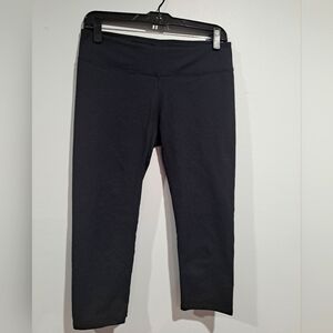 Fabletics Capri leggings size M